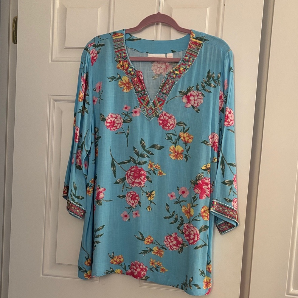 NWOT Belle by Kim Gravel Floral Tunic Large